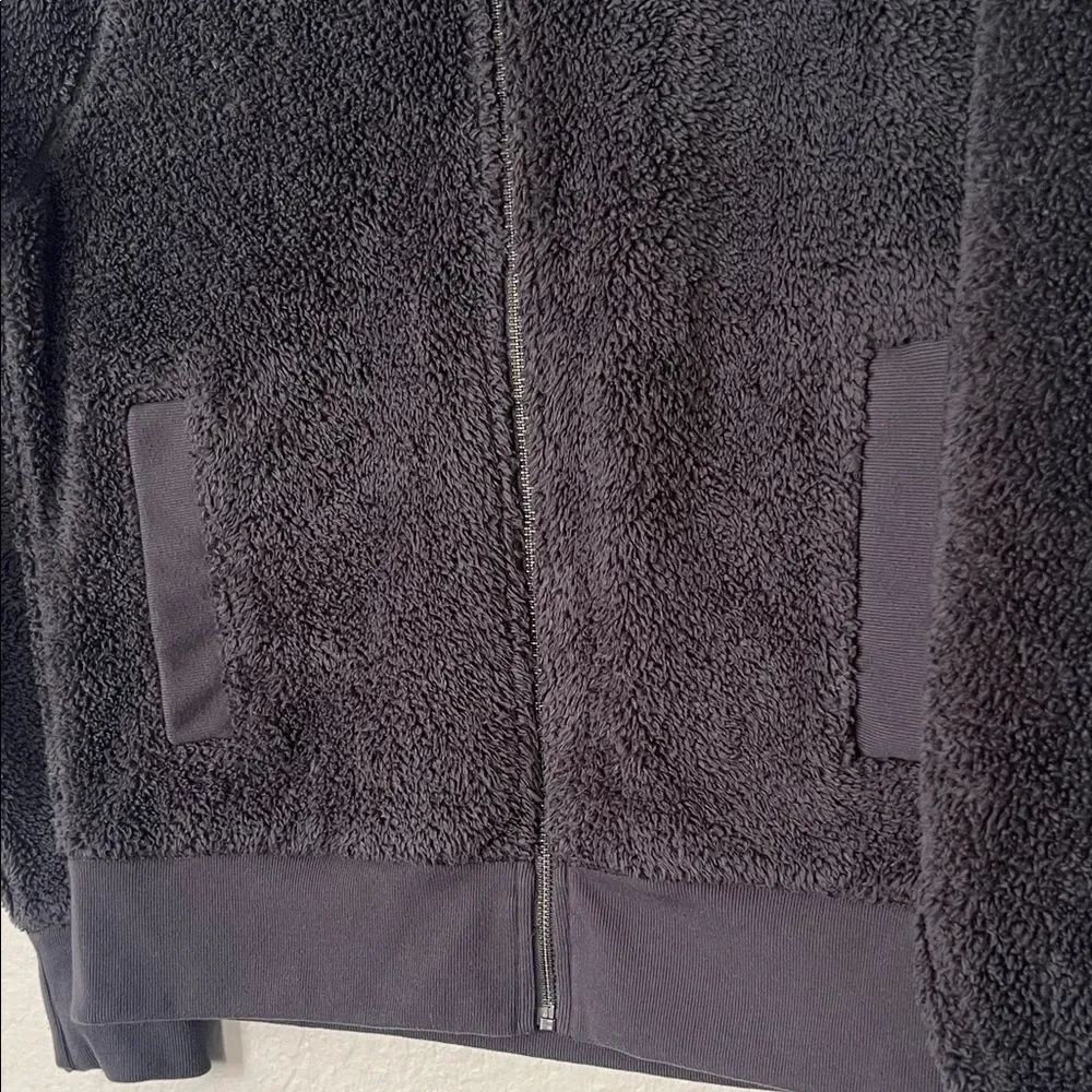 Like New! Banana Republic Men's Zip-Up Black Fleece Jacket Pockets in Size S